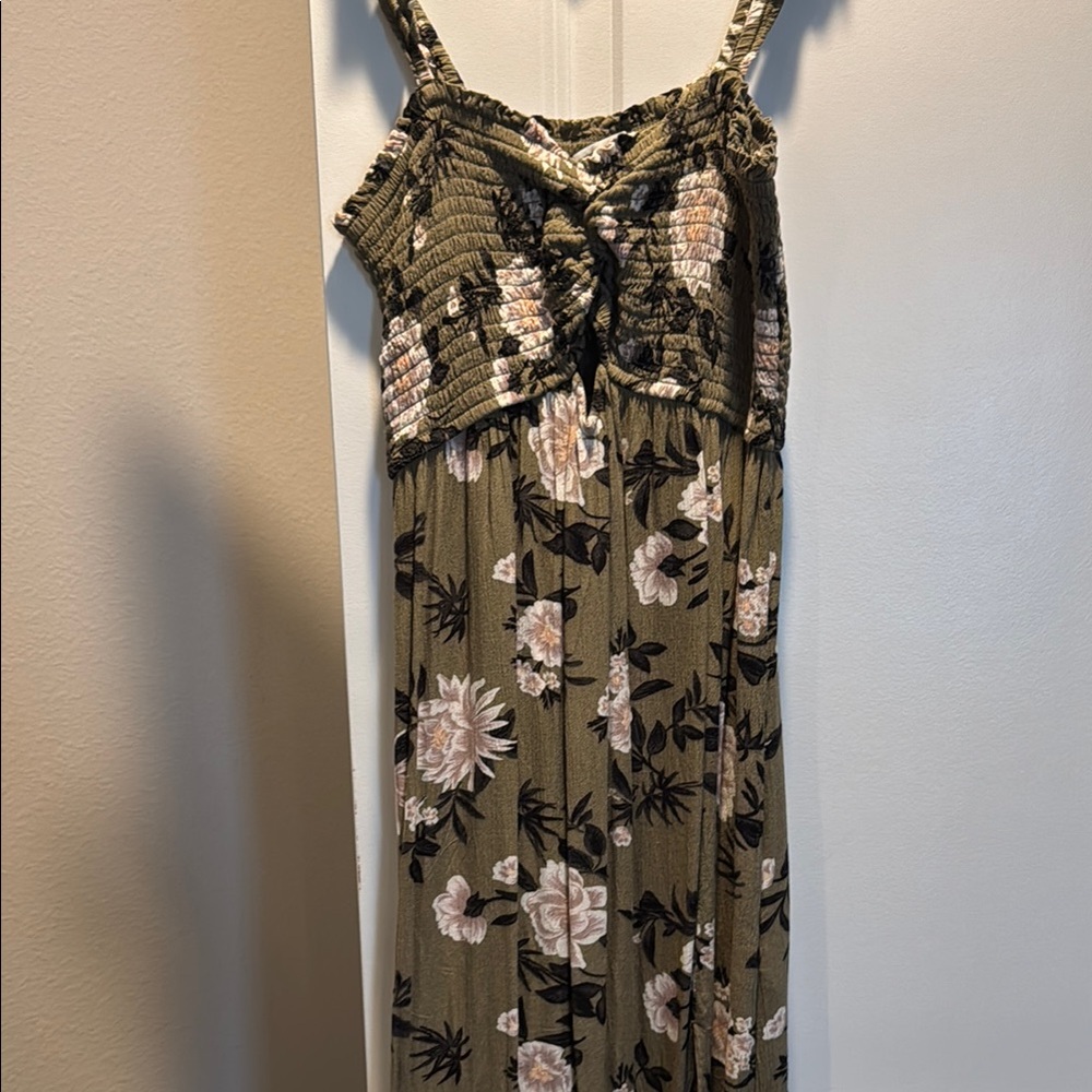 EUC Floral Maxi Dress in Olive Green - Picture 3 of 4